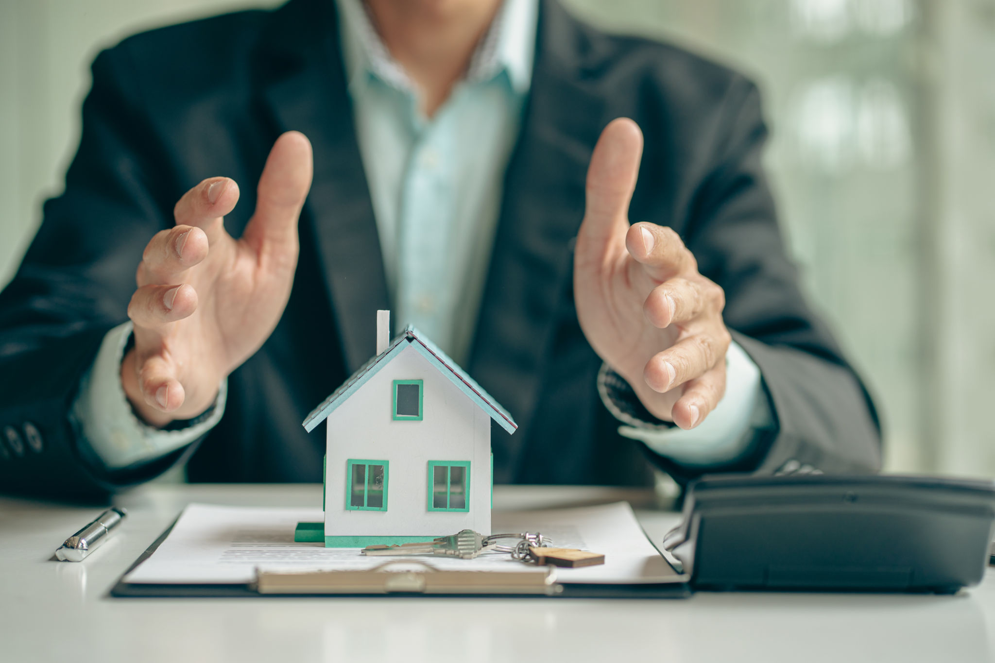 Venditore che sceglie un altro agente immobiliare: fiducia nel competitor