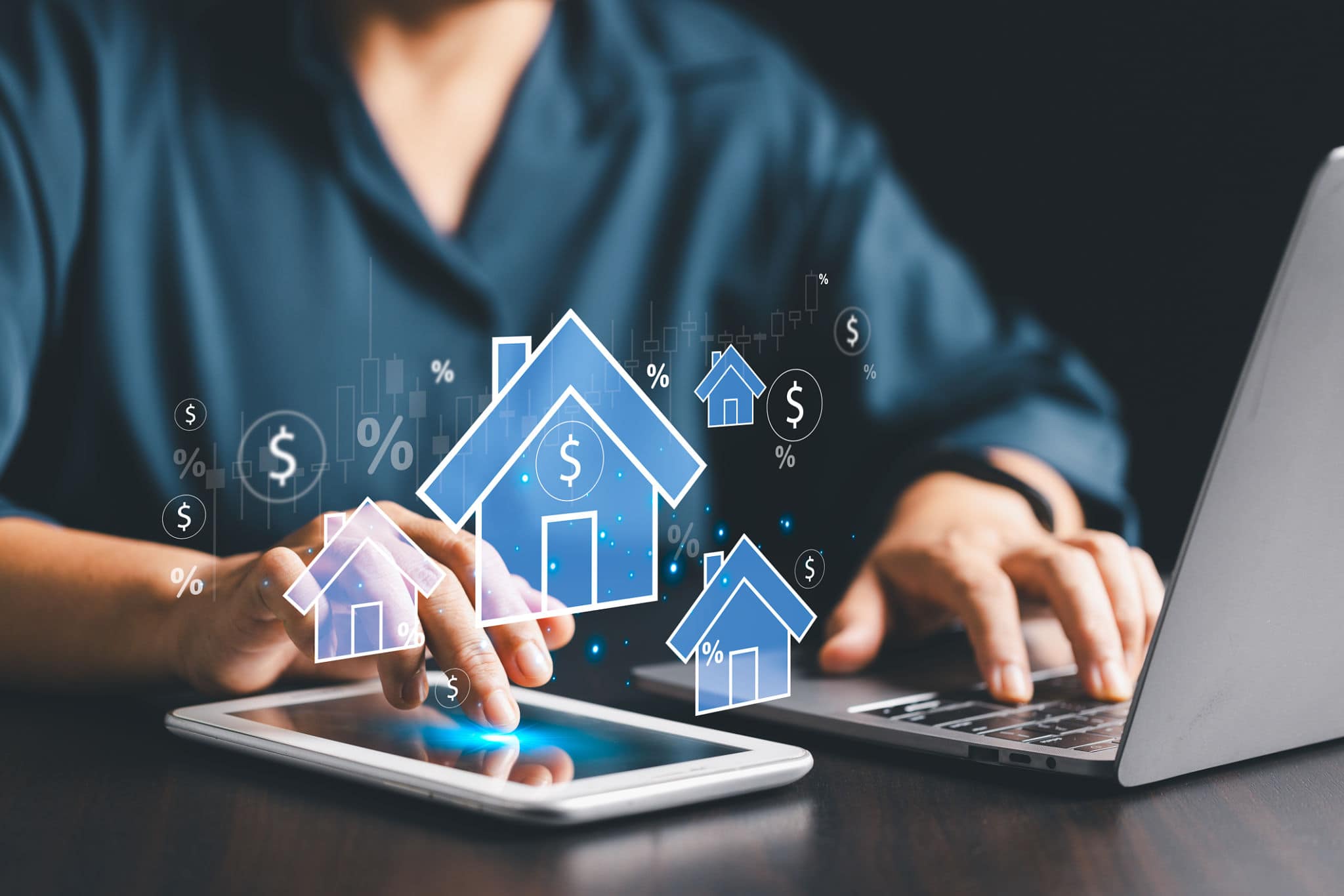 tecnologia immobiliare: agente che usa strumenti digitali nel 2025