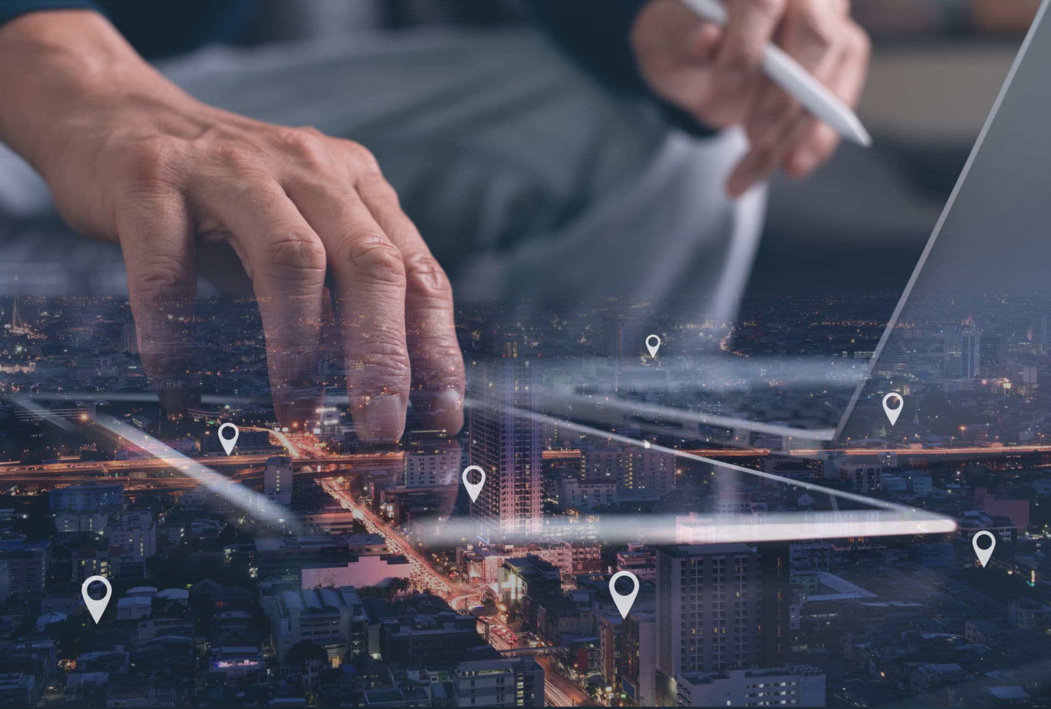 Content Marketing Immobiliare Locale – Strategia Digitale per Dominare la Tua Zona Strategia di content marketing immobiliare locale su tablet con mappa digitale e punti di geolocalizzazione