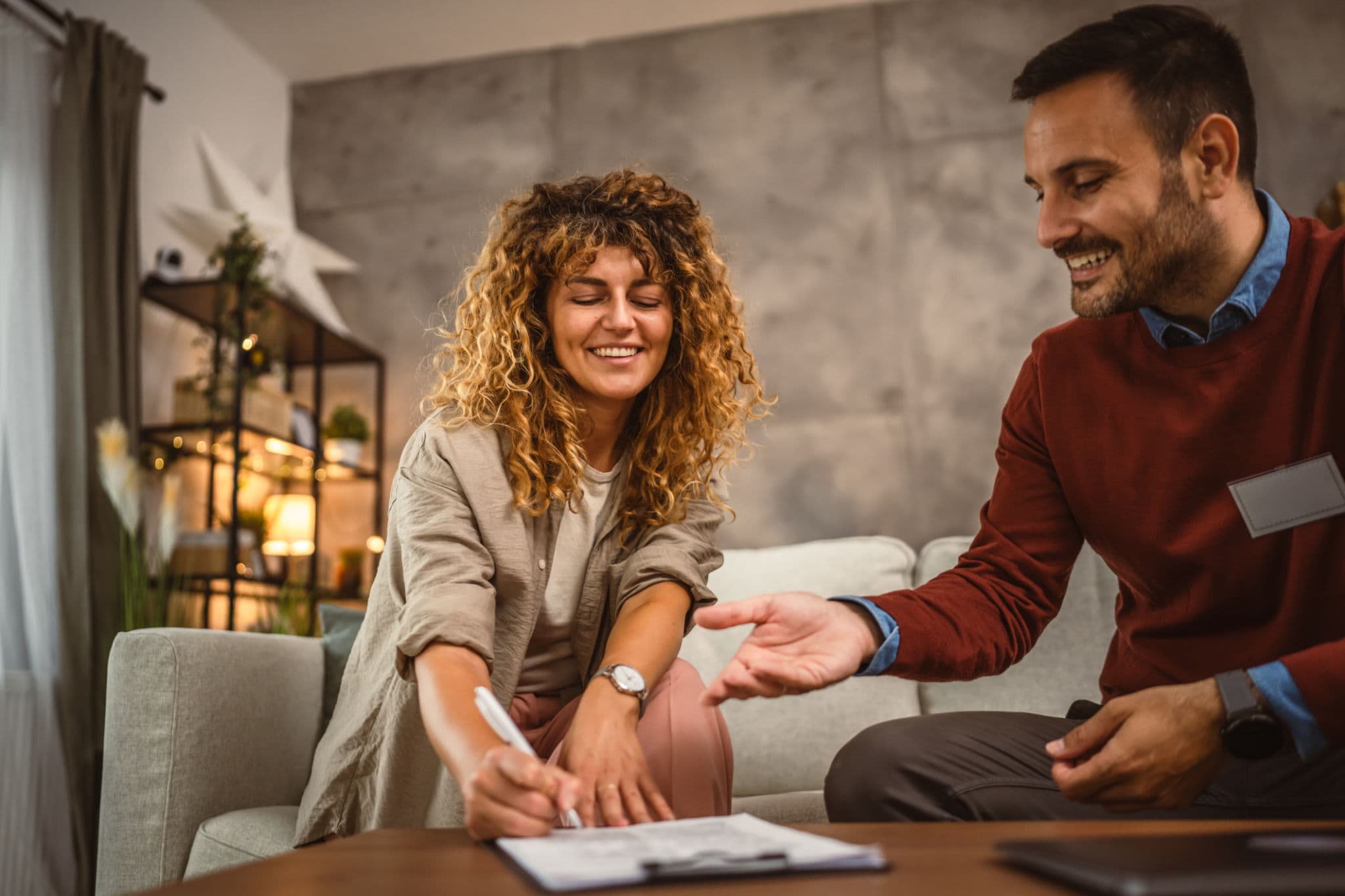 Trasformare la fiducia in incarichi firmati nel marketing immobiliare fiducia marketing immobiliare firma incarico venditori soddisfatti con agente