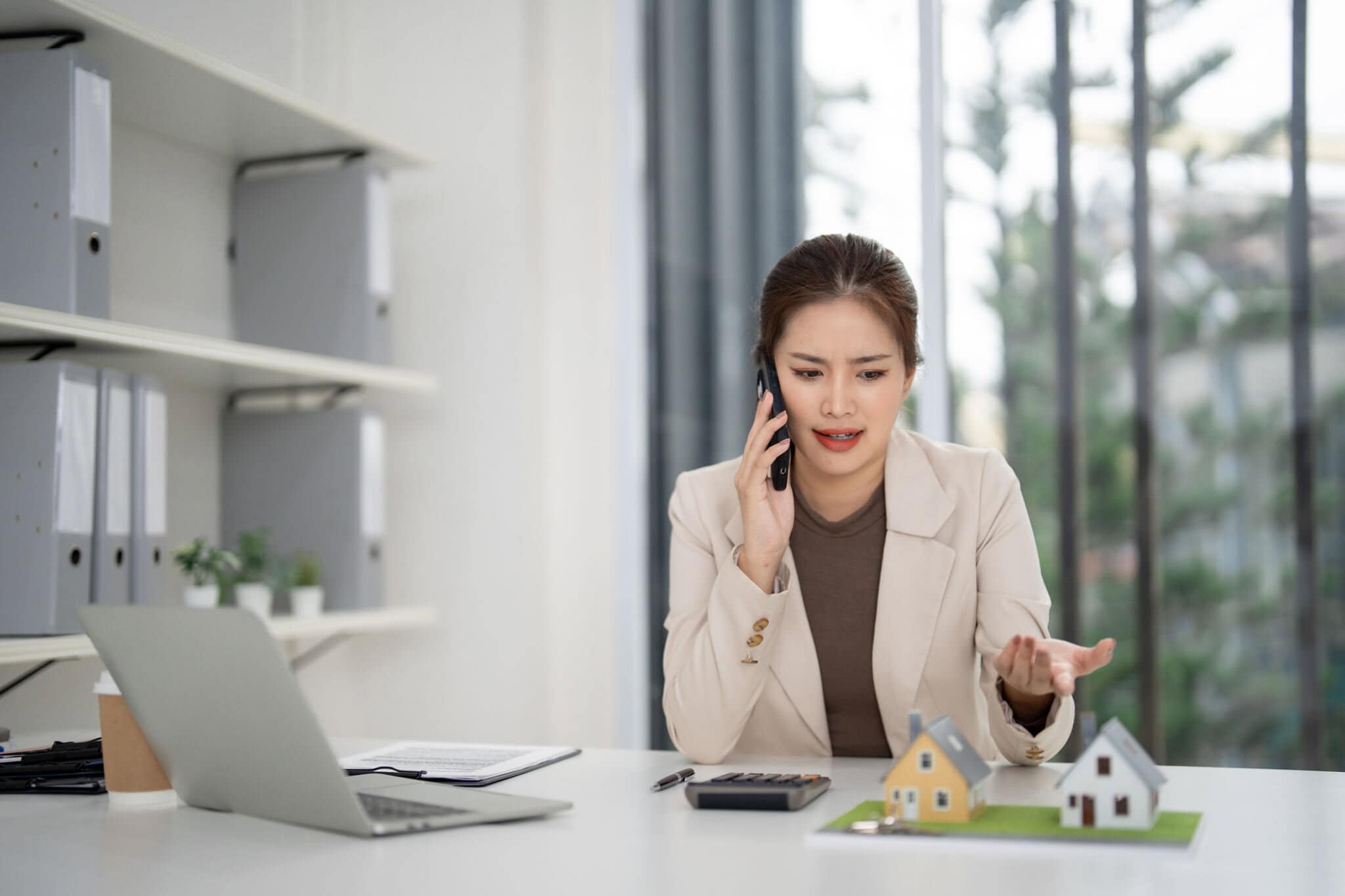 fiducia immobiliare costruita attraverso prove concrete durante consulenza con venditore