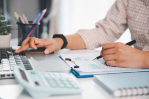 quanto costa il marketing immobiliare analisi del budget con grafici e calcolatrice