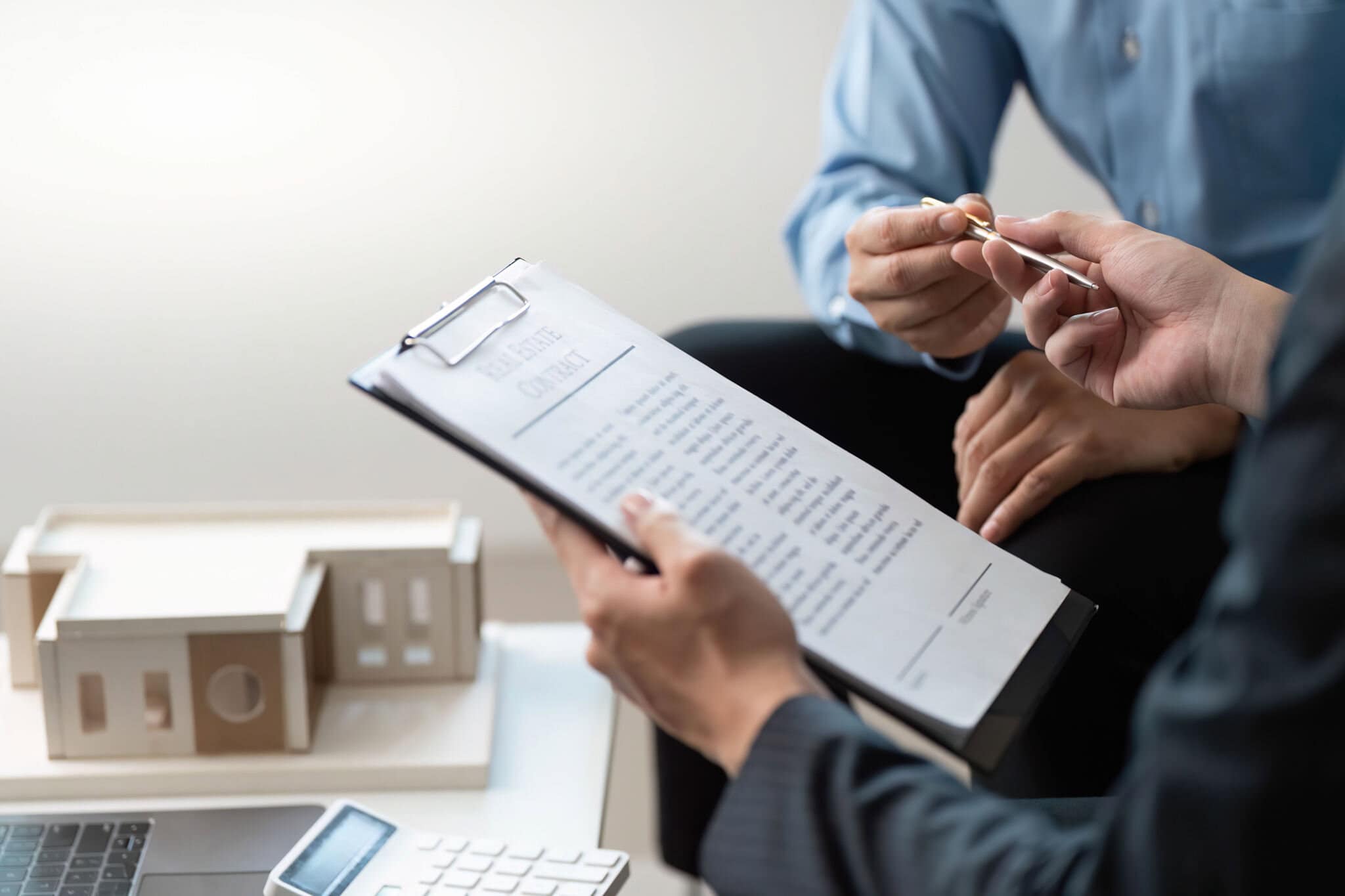 qualificazione venditore immobiliare durante analisi documenti