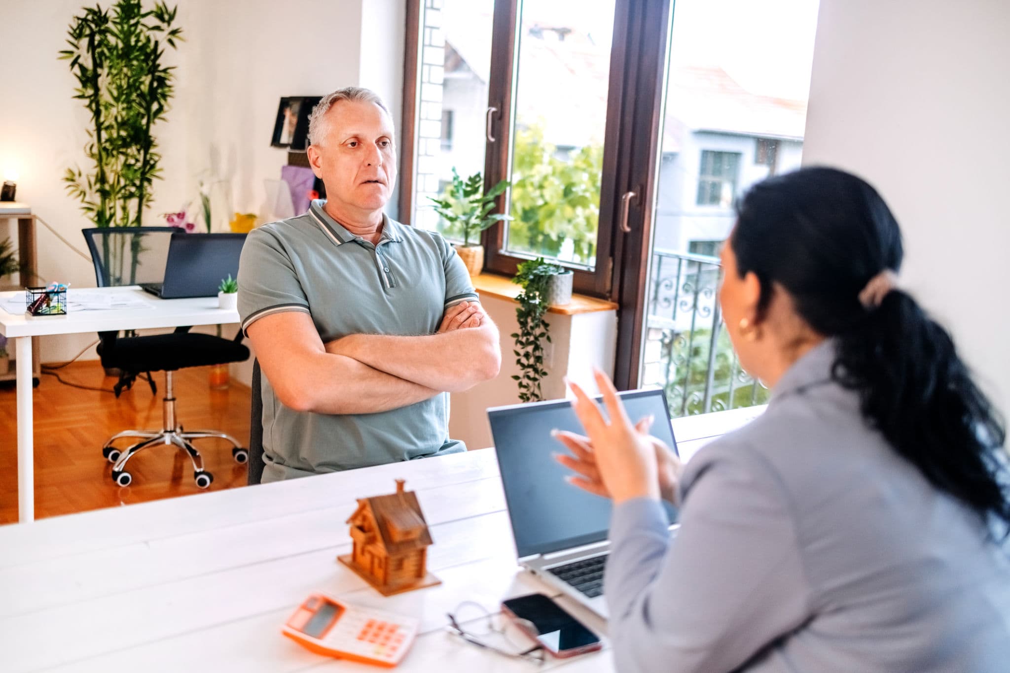 segnali di venditore motivato durante incontro immobiliare