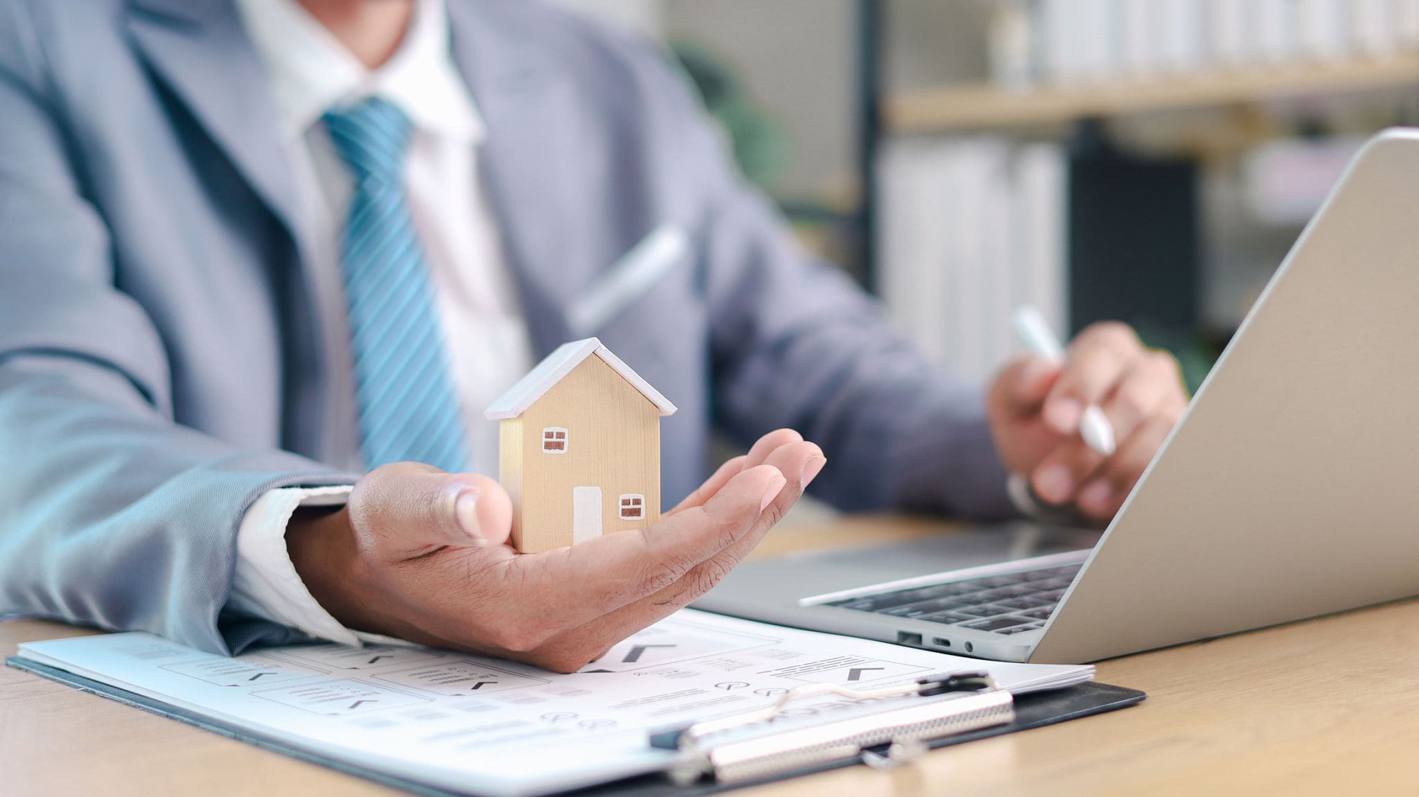 modelli annunci immobiliari con struttura beneficio contesto filtro cta